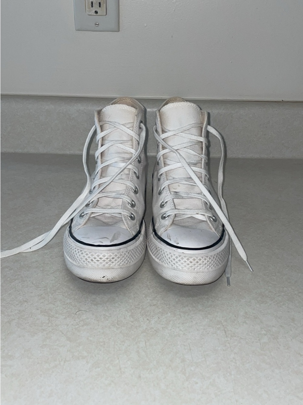 White High-Top Converse Sneakers - Classic Women’s Casual Shoe